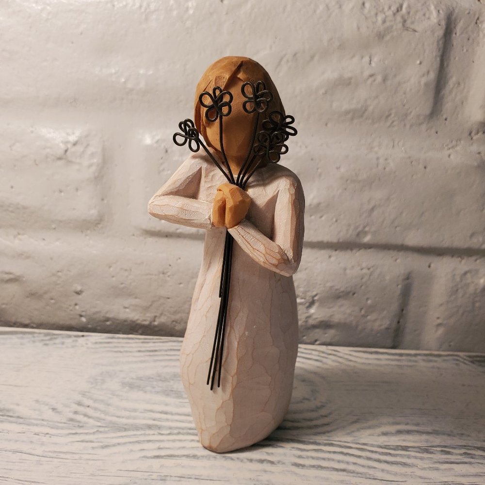 Willow Tree by Susan Lordi Sculpted Hand Painted Figurine Friendship 2004